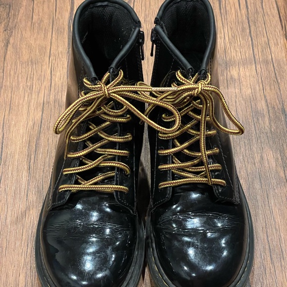 Doc Martin’s US Women’s size 5 patent leather boots - Picture 4 of 6